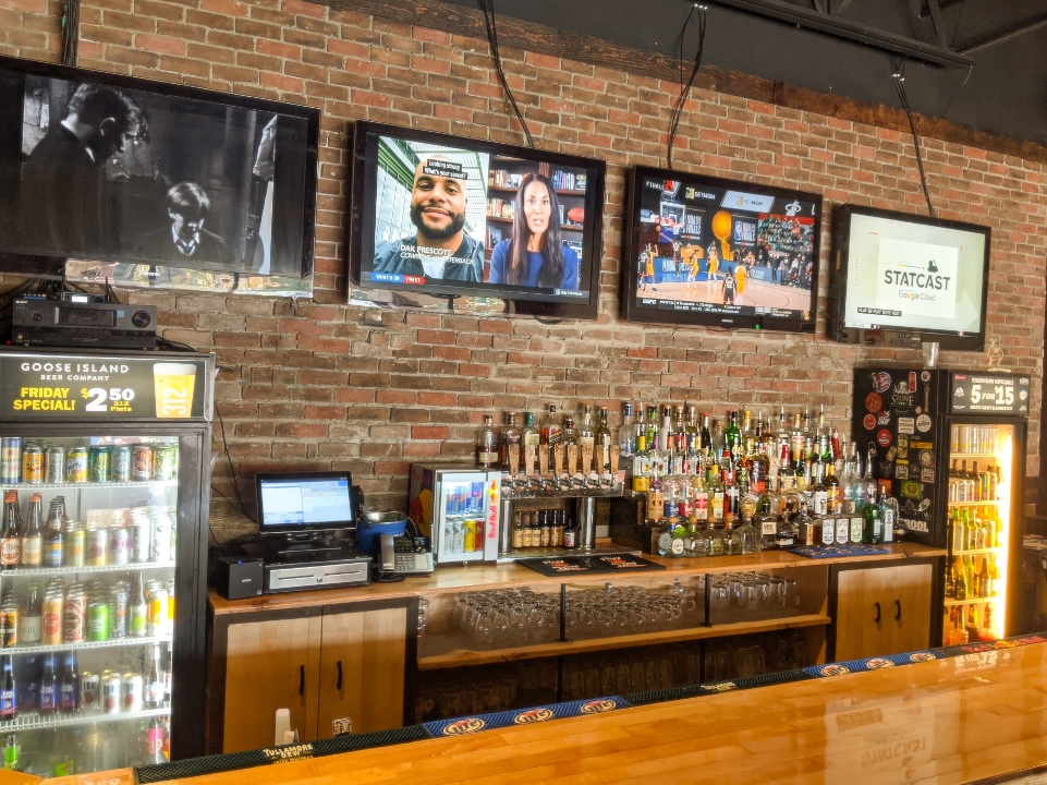 The Fieldhouse Bar and Grill