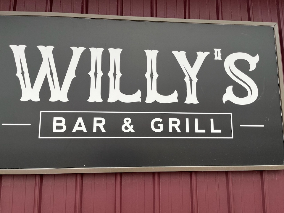 Willy's Sports Bar Creston, IA